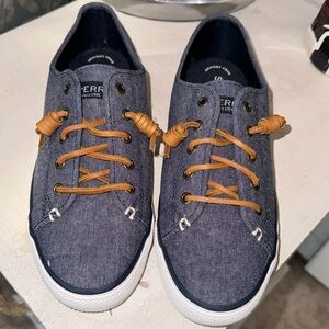 NWOT, Sperry  denim Creat Vibe sneakers. Women’s size 9.